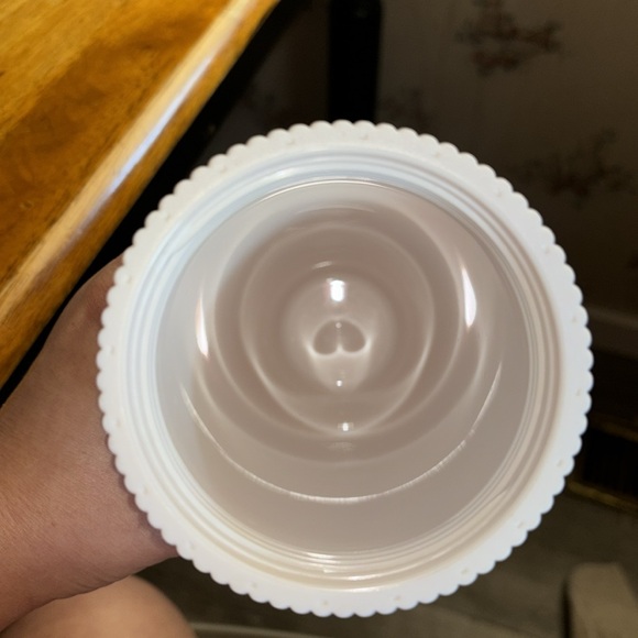 EUC Starbucks 2022 Venti tumbler - Picture 3 of 3